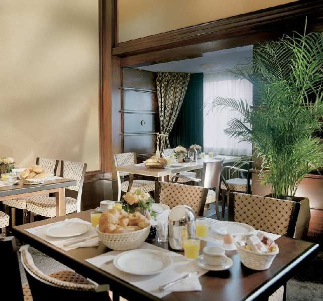 Amrath Hotel Ducasque 마스트리흐트 레스토랑 사진